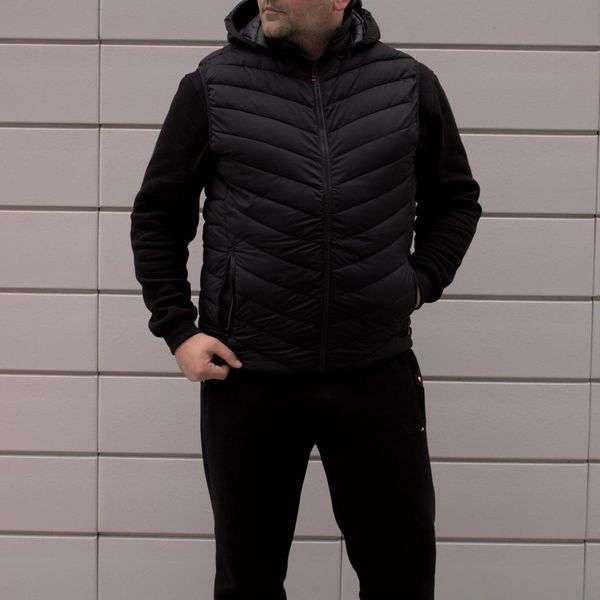 Жилет чоловічий утеплений з капюшоном та кишенями на застібках, чорний 2208 чор фото