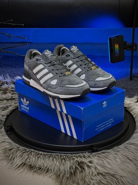 Кросівки Adidas ZX 750, сірі / замша