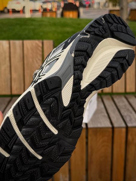Кросівки Asics Gel Kahana 8, світлі (сітка)