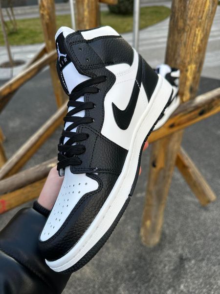 Кросівки Nike Air Jordan 1 (black / white)