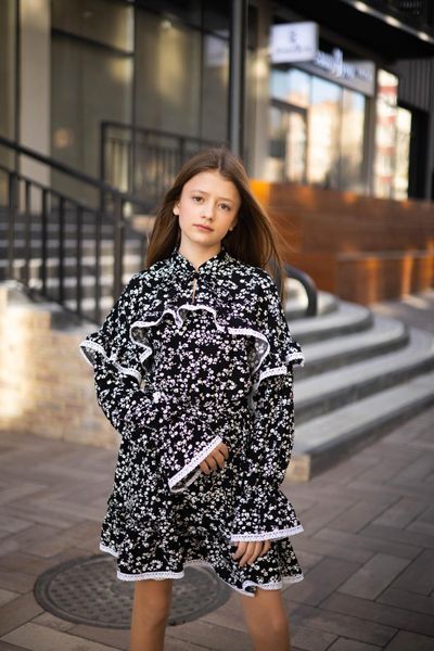 Підліткова сукня зі штапелю чорна в квіточку з мереживом, розміри 140-164, Україна