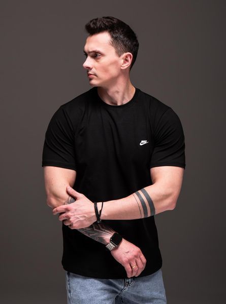 Чоловіча базова футболка з коротким рукавом Nike чорна