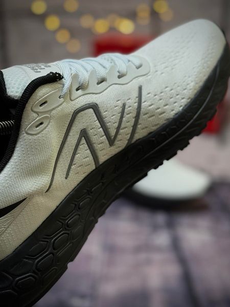 Кросівки New Balance Fresh Foam 880, білі (сітка) літні