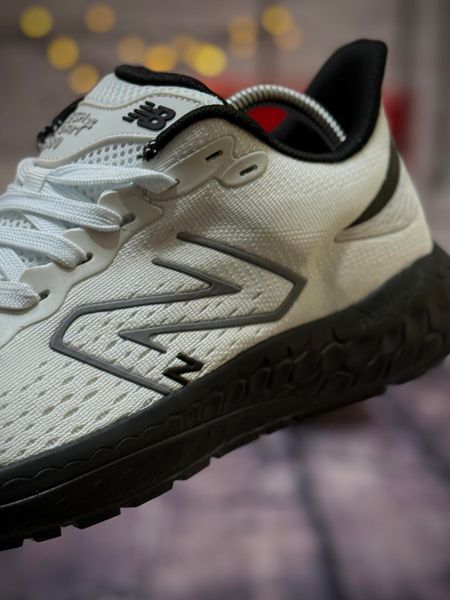 Кросівки New Balance Fresh Foam 880, білі (сітка) літні