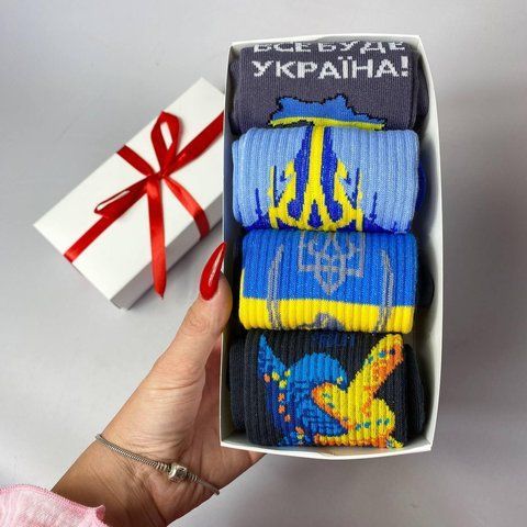 Бокс чоловічих високих патріотичних шкарпеток 40-45 на 4 пари