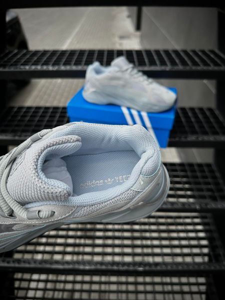 Adidas Yeezy Boost 700 V2 (gray & blue)