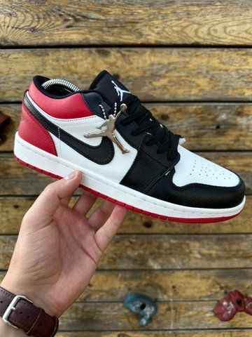 Кросівки Nike Air Jordan low (black white red)