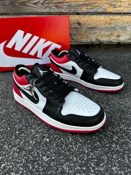 Кросівки Nike Air Jordan low (black white red)