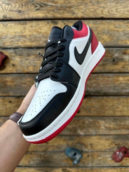 Кросівки Nike Air Jordan low (black white red)