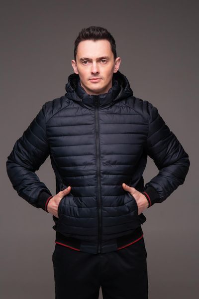 Чоловіча демісезонна стьобана куртка з капюшоном синя