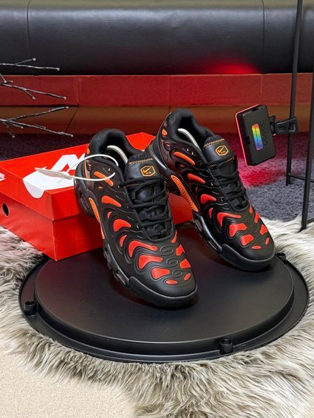 Кросівки Nike Air TN Plus Drift (чорно красні)