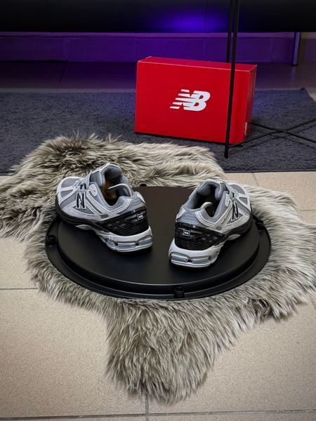 Кросівки New Balance 1906R (сірі з чорним)