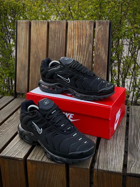 Кросівки Nike Air TN Plus Triple, чорні