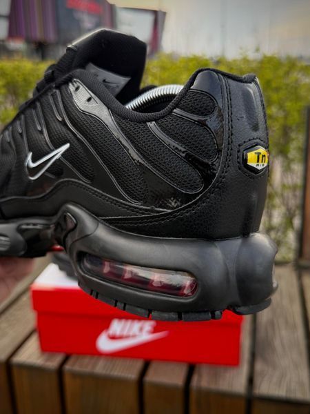 Кросівки Nike Air TN Plus Triple, чорні