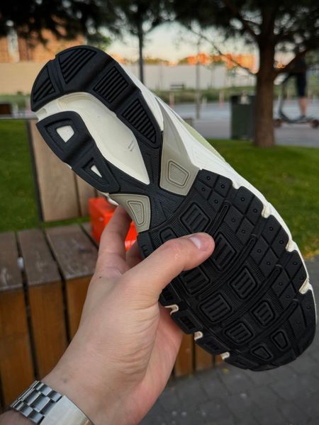 Кросівки Nike Initiator, білі creamy (сітка, літні)