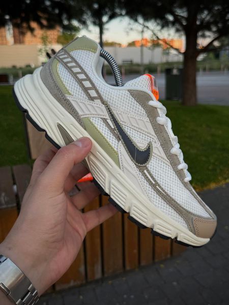 Кросівки Nike Initiator, білі creamy (сітка, літні)