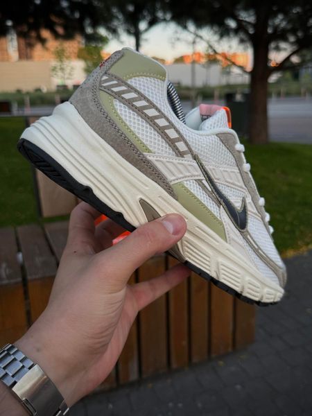 Кросівки Nike Initiator, білі creamy (сітка, літні)