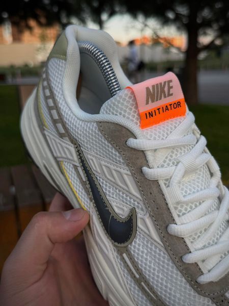 Кросівки Nike Initiator, білі creamy (сітка, літні)