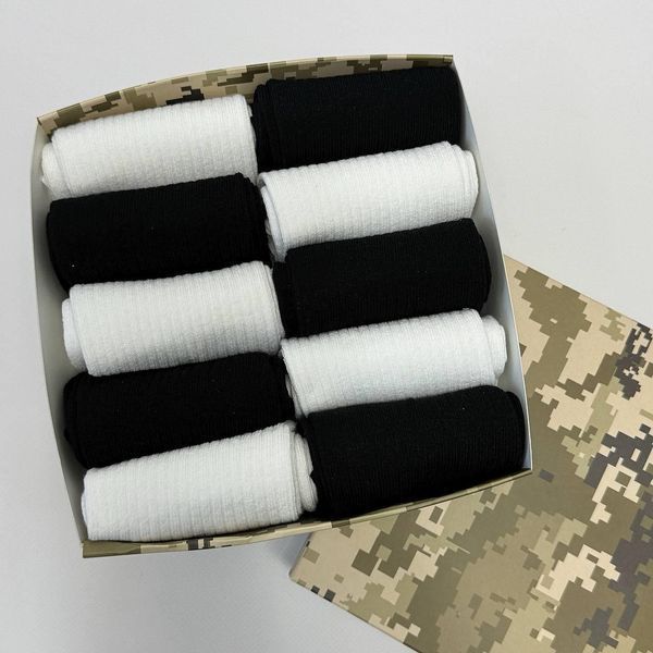 Набір чоловічих високих шкарпеток в рубчик на 10 пар 41-45 у подарунковій коробці