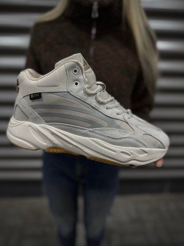 Зимові вологозахисні Кросівки Adidas Yeezy Boost 700, світлі beige