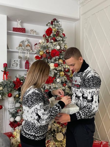 Светр новорічний парний (1шт) "Домік" з високою горловиною, чорний батал