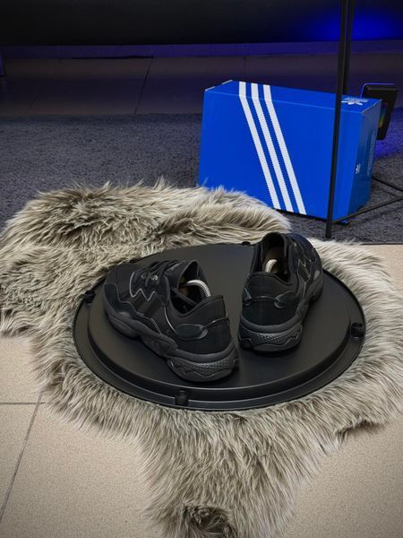 Кросівки Adidas Ozweego, чорні (шкіра, замша)