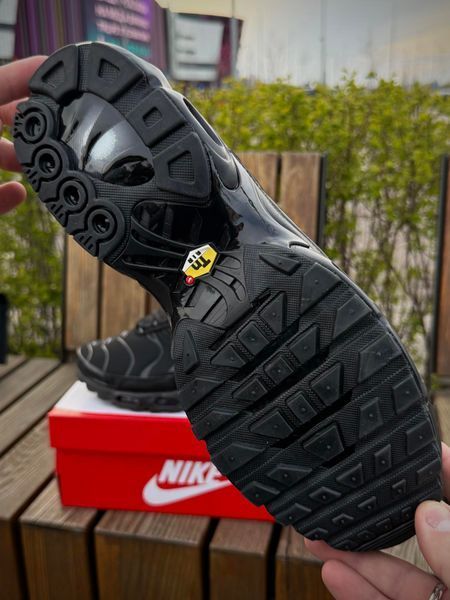 Кросівки Nike Air TN Plus Triple, чорні