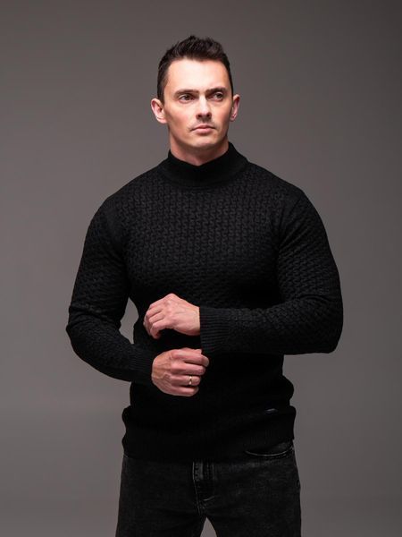 Чорний чоловічий в&rsquo;язаний светр з горловиною під шию