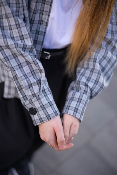 Сорочка у клітинку котонова для дівчинки, сіра