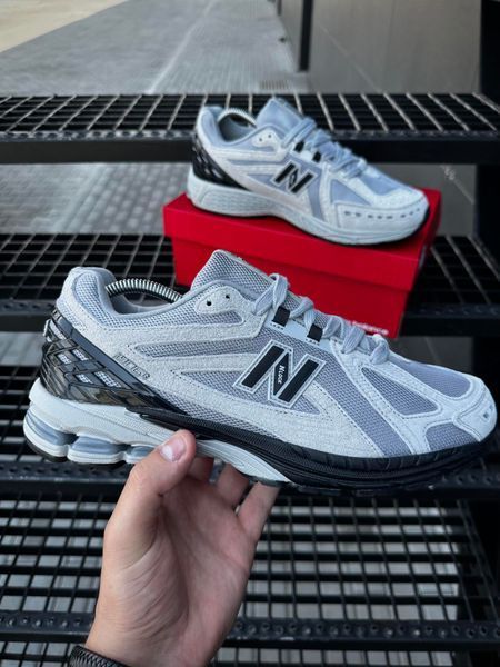 Кросівки New Balance 1906R (сірі з чорним)