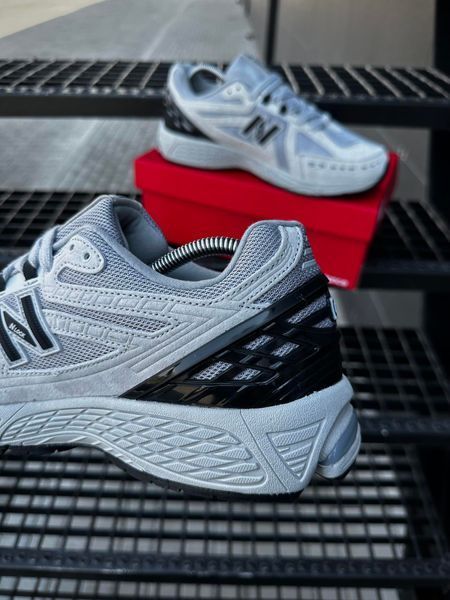 Кросівки New Balance 1906R (сірі з чорним)