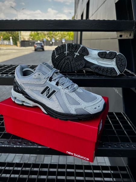 Кросівки New Balance 1906R (сірі з чорним)