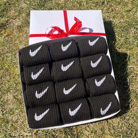 Бокс жіночих високих шкарпеток Nike 36-41 на 12 пар у подарунковій коробці