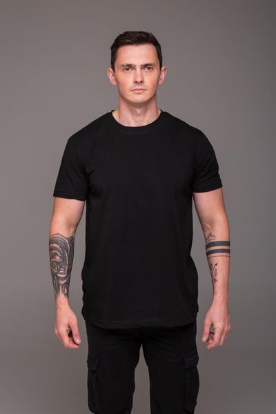 Футболка чоловіча однотонна батал 2XL&ndash;6XL вільного крою чорна