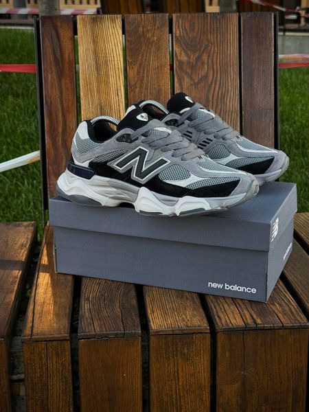 Кросівки New Balance 9060, сірі з чорним (замша, сітка)