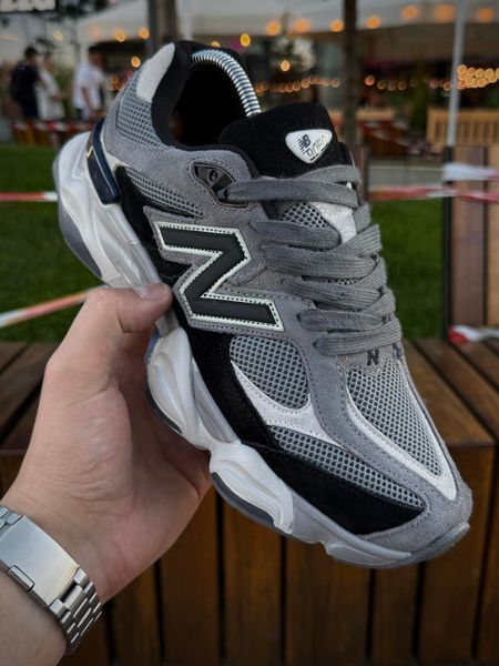 Кросівки New Balance 9060, сірі з чорним (замша, сітка)