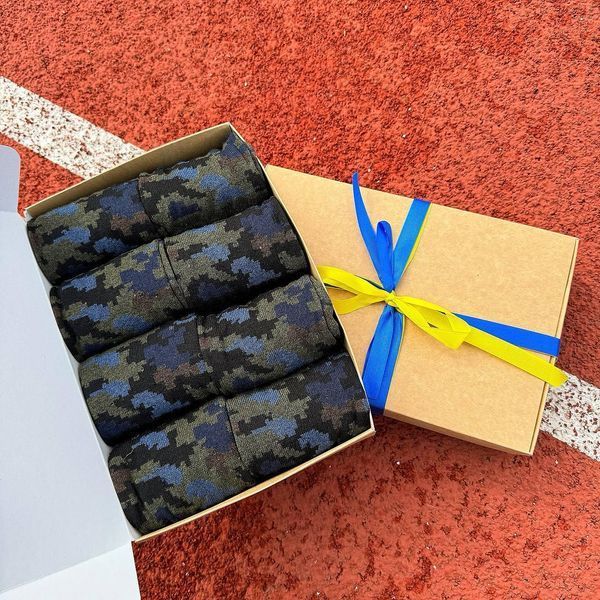 Бокс чоловічих шкарпеток 40-45 р на 8 пар в подарунковій коробці із стрічкою