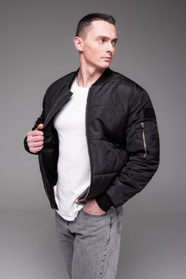 Куртка бомбер утеплена,чоловіча, на блискавці , з кишеньою на рукаві,чорна 1425 черн фото