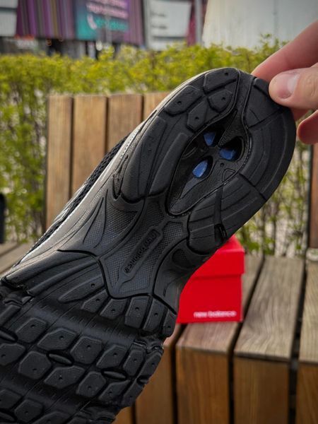 Кросівки New Balance 740, чорні (сітка, весна - літо)