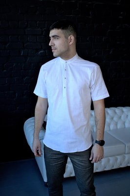 Чоловіча біла сорочка на літо комірець стійка 2150 фото