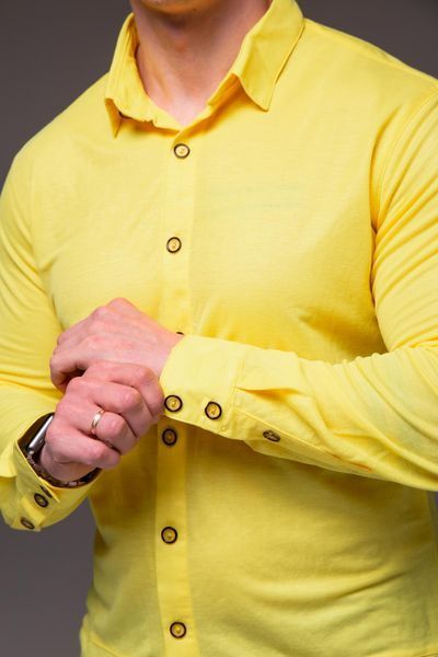 Жовта чоловіча класична сорочка відкладний комір