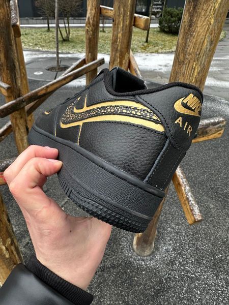 Лімітовані кросівки Nike Air Force CR7