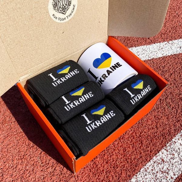 Подарунковий патріотичний бокс "I Love UKRAINE" із кружкою та шкарпетками 8 пар чорні для чоловіків