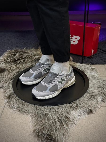 Кросівки New Balance 2002R, світло сірі