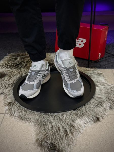 Кросівки New Balance 2002R, світло сірі