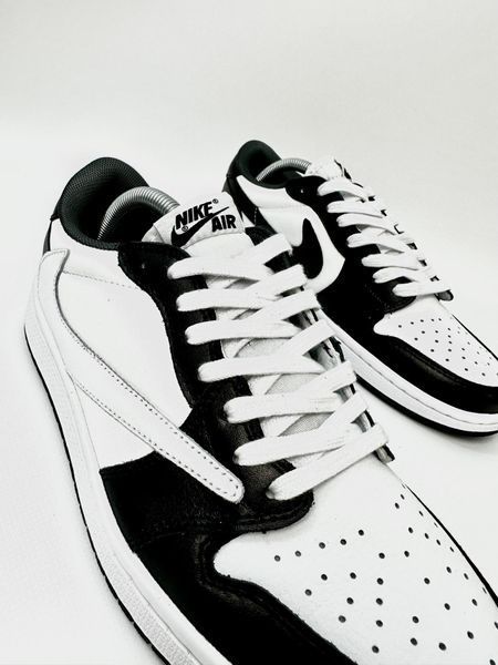 Білі Nike Air Jordan 1 Low x Travis Scott (Cactus Jack)
