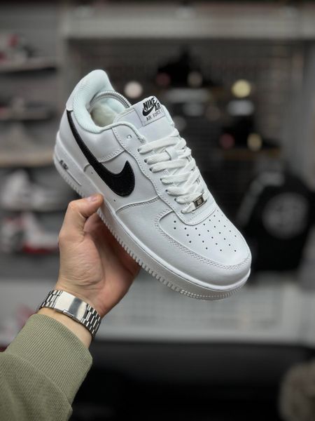 ЗИМОВІ кросівки Nike Air Force, (білі з чорним лого) ТОП якість (low)