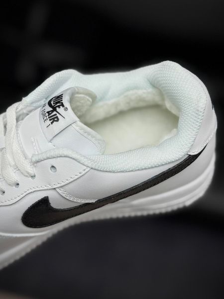 ЗИМОВІ кросівки Nike Air Force, (білі з чорним лого) ТОП якість (low)
