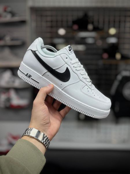 ЗИМОВІ кросівки Nike Air Force, (білі з чорним лого) ТОП якість (low)