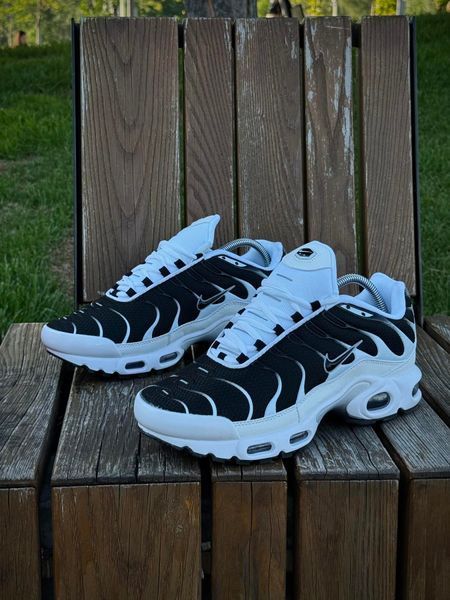 Кросівки Nike Air TN Plus біло-чорні (сіточка)